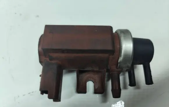 Citroen C4 I Picasso Turbo solenoid valve 9652570180 7700968603 09T01