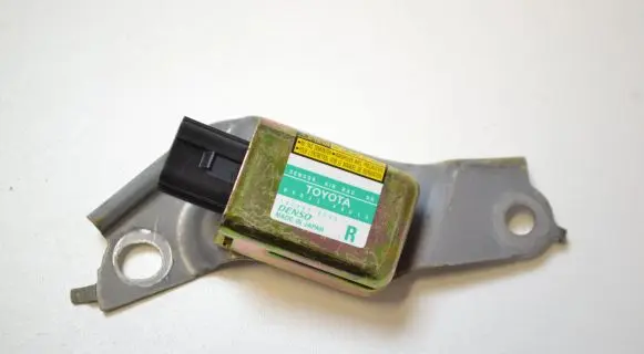 Lexus RX 450H Airbag deployment crash/impact sensor 8983348010