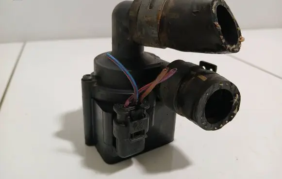 Volkswagen PASSAT CC Electric auxiliary coolant/water pump 5N0965561 701713080