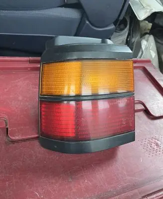 Volkswagen PASSAT B3 Rear/tail lights 333945111