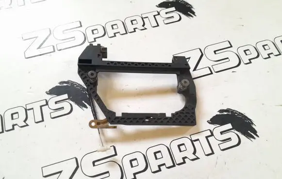 Rear door exterior handle/bracket