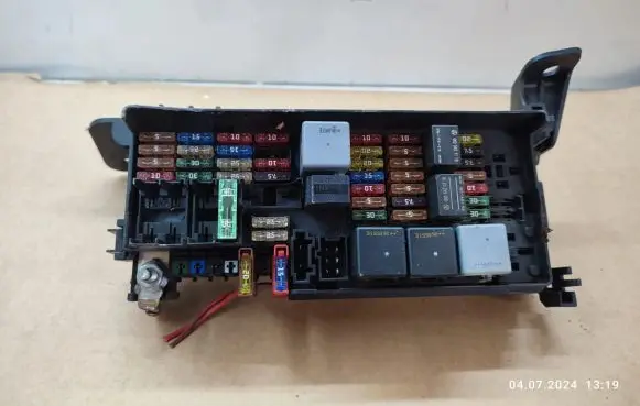 Mercedes-Benz ML W164 Fuse module A1645400272