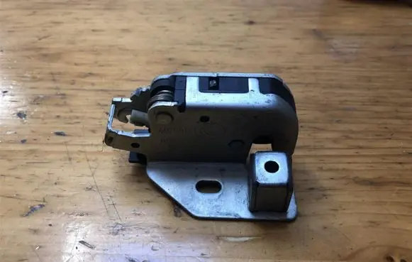 Mercedes-Benz Sprinter W906 Loading door lock A9067401135