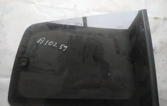 Mitsubishi Pajero Rear side window AS3