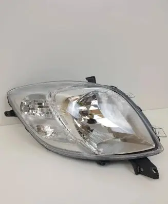 Toyota Yaris Headlight/headlamp 17502A011A 89901286 043047