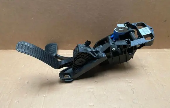 Ford Explorer Pedal assembly DB539F836 BB539F856