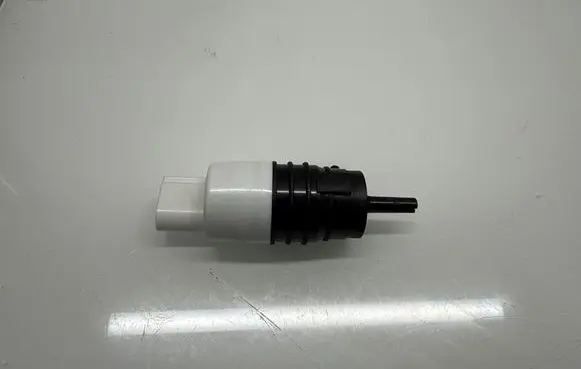BMW XM Windscreen/windshield washer pump 8736998