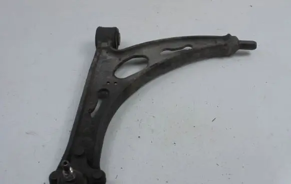 Skoda Octavia Mk2 (1Z) Front lower control arm/wishbone 1K0407153N