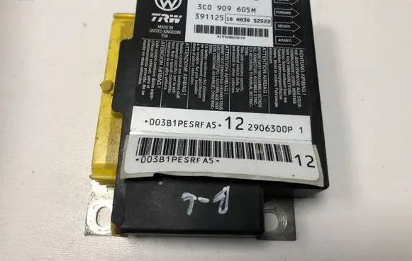 Volkswagen PASSAT B6 Airbag control unit/module 3C0909605M