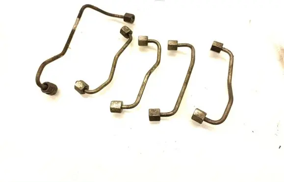 Fuel injector supply line/pipe