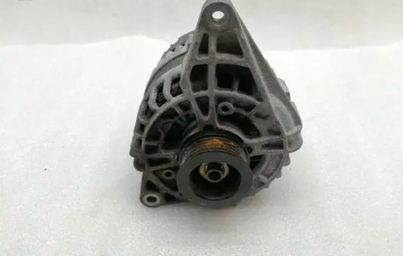 Mercedes-Benz CLA C117 X117 W117 Generator/alternator A0009063322