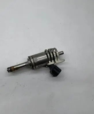 Lexus IS III XE30 Fuel injector 2325031120 10Q25 06237