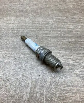 Toyota Corolla E110 Spark plug NGKR1