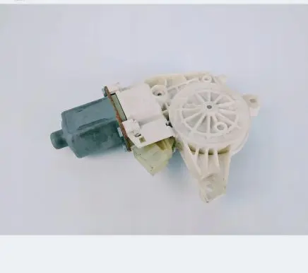 Mercedes-Benz C W204 Front door window regulator motor A2048200142