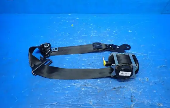 Volvo V40 Front seatbelt 31390453 619945900 30072014