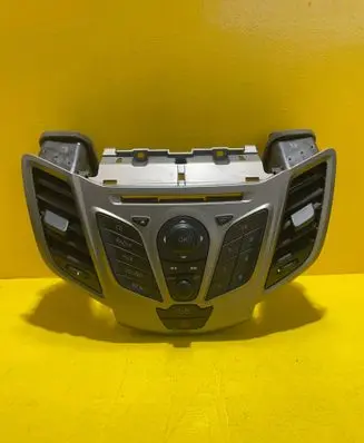 Radio/CD/DVD/GPS head unit