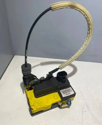 Volvo V70 Front door lock 30634615