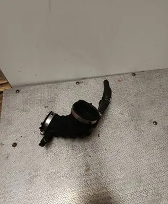 Renault Clio V Air intake duct part 165781543R