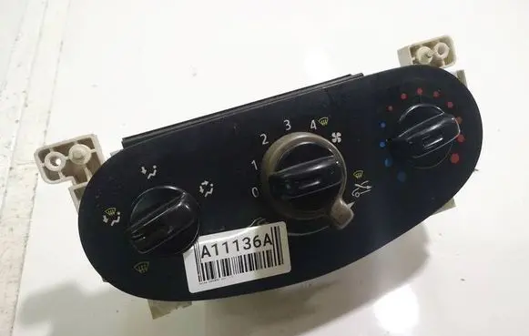 Dacia Sandero Climate control unit 110411221590