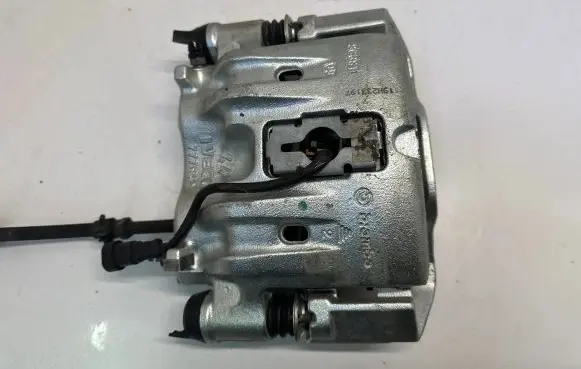 Iveco Daily 5th gen Rear brake caliper 42548189 504074543
