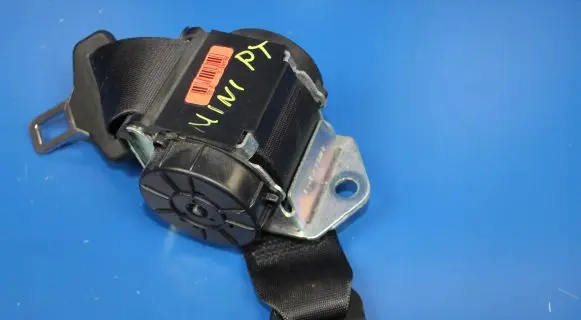 Mini One - Cooper Clubman R55 Rear seatbelt