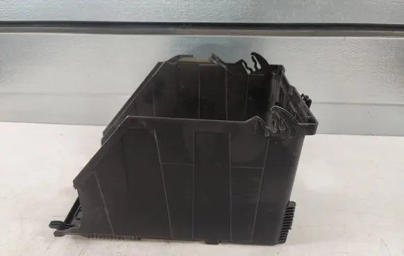 Peugeot 3008 I Battery box tray 9687472580