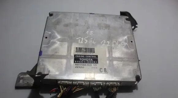 Toyota Avensis T250 Engine control unit/module ECU 8966105C81
