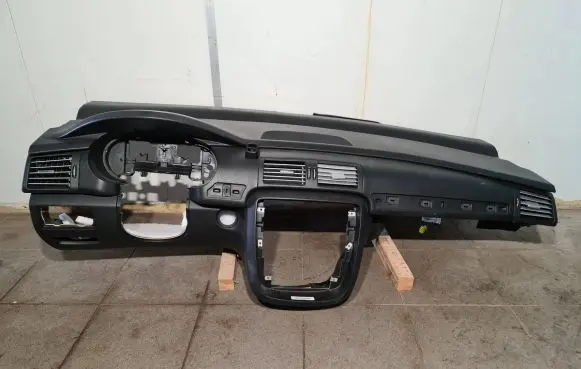 Mercedes-Benz R W251 Dashboard A2516800987 A2518600805