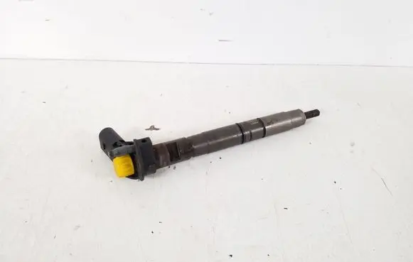 Audi A4 S4 B8 8K Fuel injector 03L130277