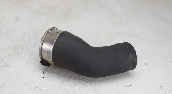 Volvo V60 Intercooler hose/pipe 31338545