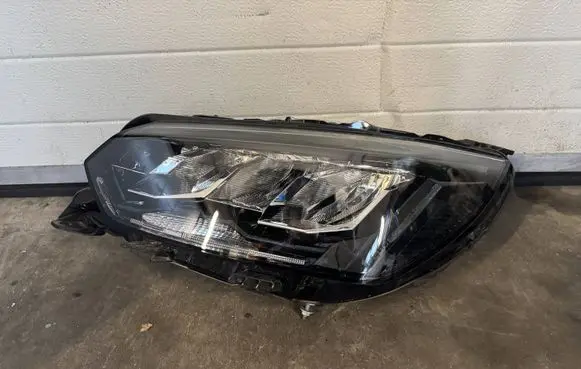 Peugeot 208 II Headlight/headlamp 9855524680