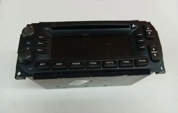 Chrysler Grand Voyager IV Radio/CD/DVD/GPS head unit 6802JH051070390