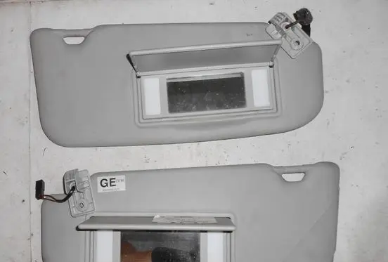 Nissan Qashqai+2 Sun visor