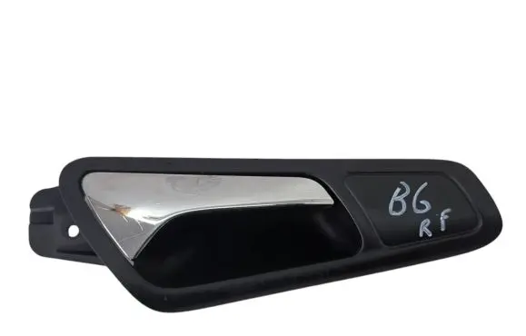 Volkswagen PASSAT B6 Front door interior handle 3C1837114
