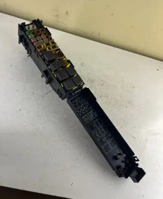 Jeep Grand Cherokee (WK) Fuse module 56050787AE ADGS3505D7299 96555J
