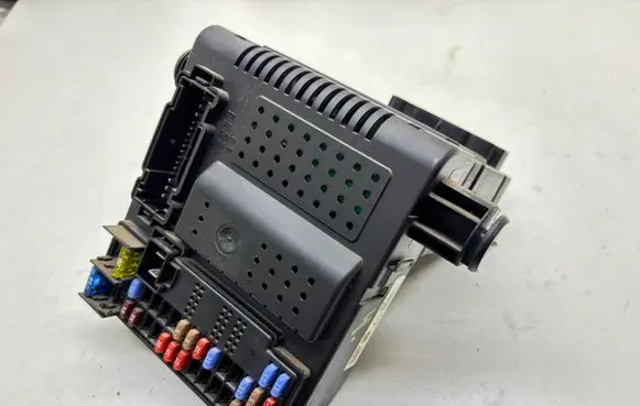 Volvo V70 Fuse module 30765646