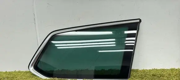 Volkswagen PASSAT B8 Rear side window 3g9845298ch