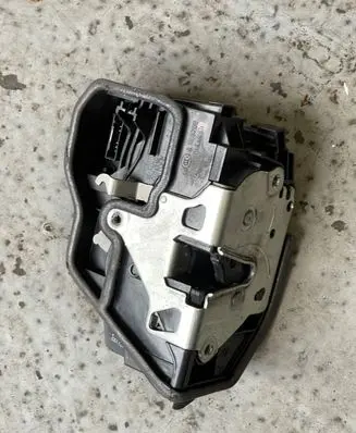 BMW 4 F32 F33 Rear door lock A053702 7202145