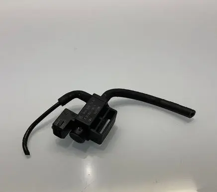 Mercedes-Benz E W211 Turbo solenoid valve 0025401897 06T236 72235500