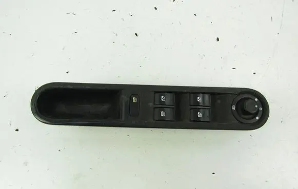 Renault Espace - Grand espace IV Electric window control switch 8200519355