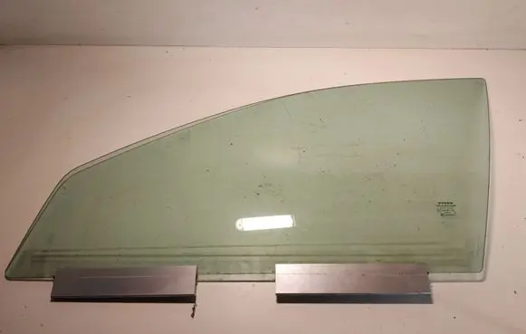 Volvo V70 Front door window glass four-door