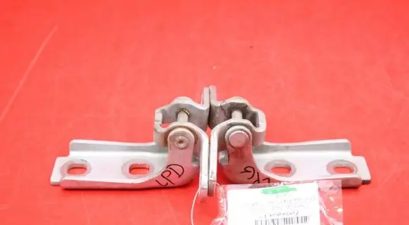 AC 428 Front door hinge set 