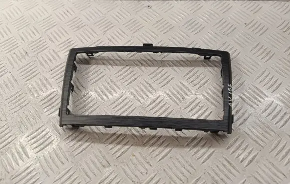 Radio/GPS head unit trim