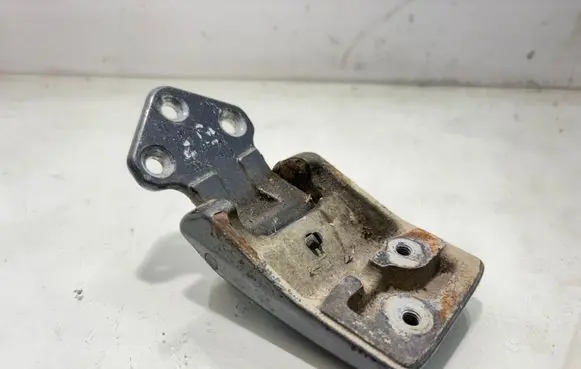 Volkswagen Transporter - Caravelle T5 Loading door lower hinge 7H0827153