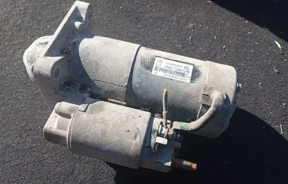 Opel Insignia A Starter motor 55585237