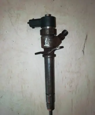 Volvo V70 Fuel injector 0445110078
