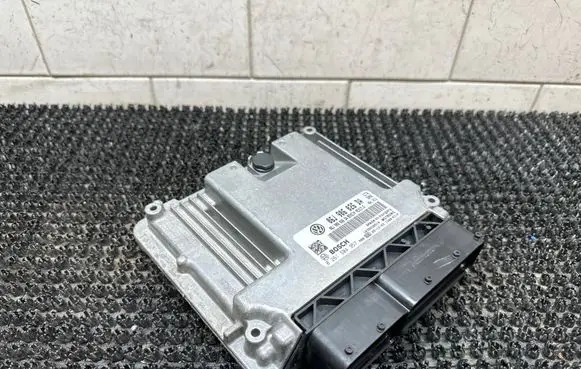 Volkswagen PASSAT CC Engine control unit/module 06J906026DA
