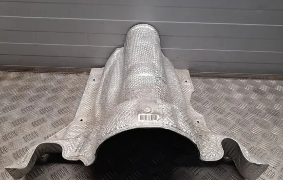 Mercedes-Benz E A207 Exhaust heat shield A2044700647