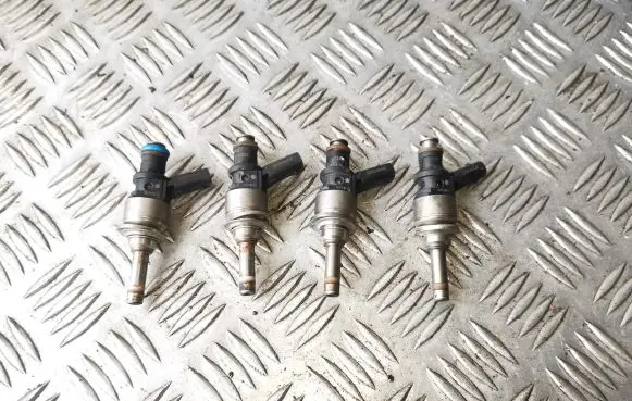 Audi A4 S4 B8 8K Fuel injectors set 206E036G 104390511