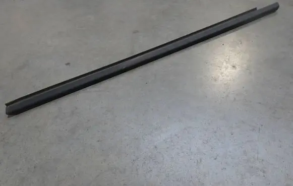 Mercedes-Benz C W202 Front door trim (molding) 